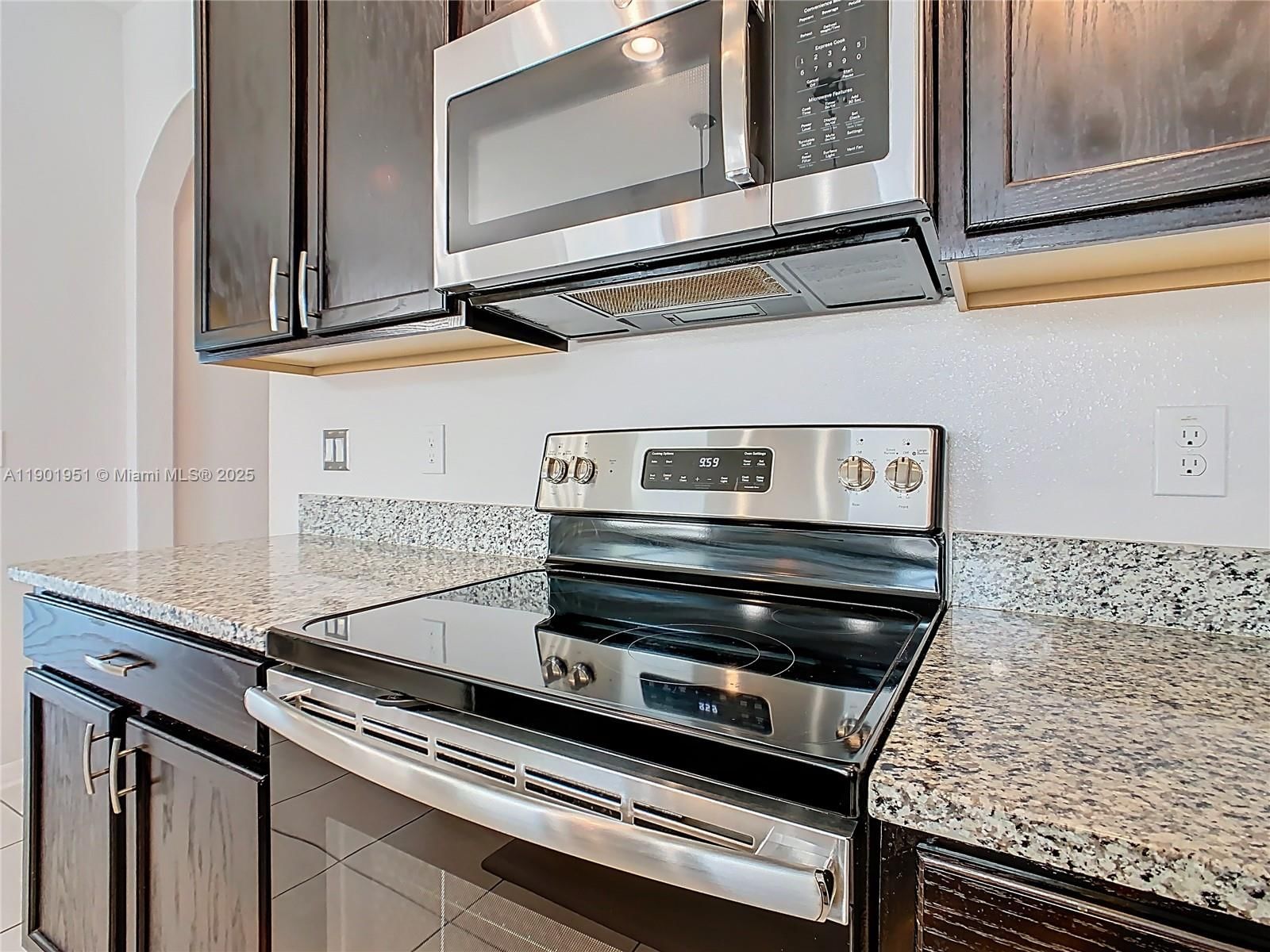 Real estate property located at 1292 HILLTOP PL, Osceola, Reserve At Pine Tree, St Cloud, FL