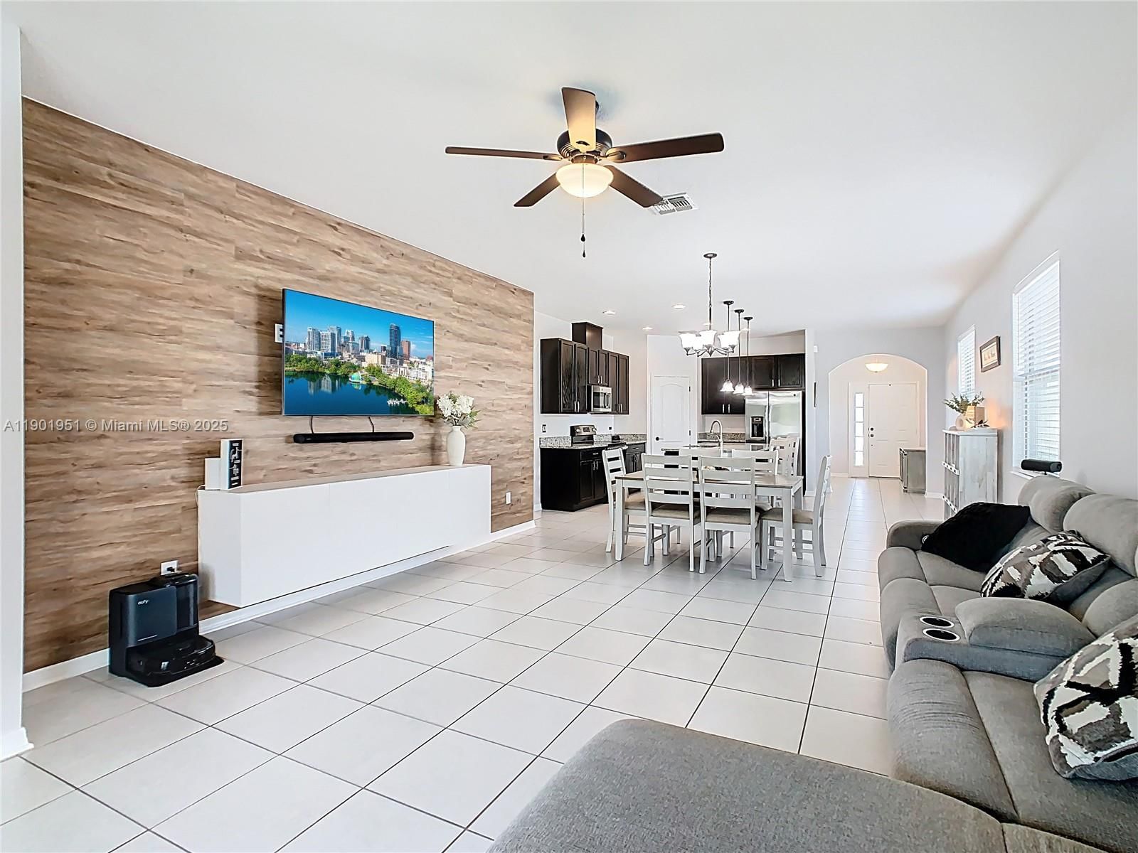Real estate property located at 1292 HILLTOP PL, Osceola, Reserve At Pine Tree, St Cloud, FL