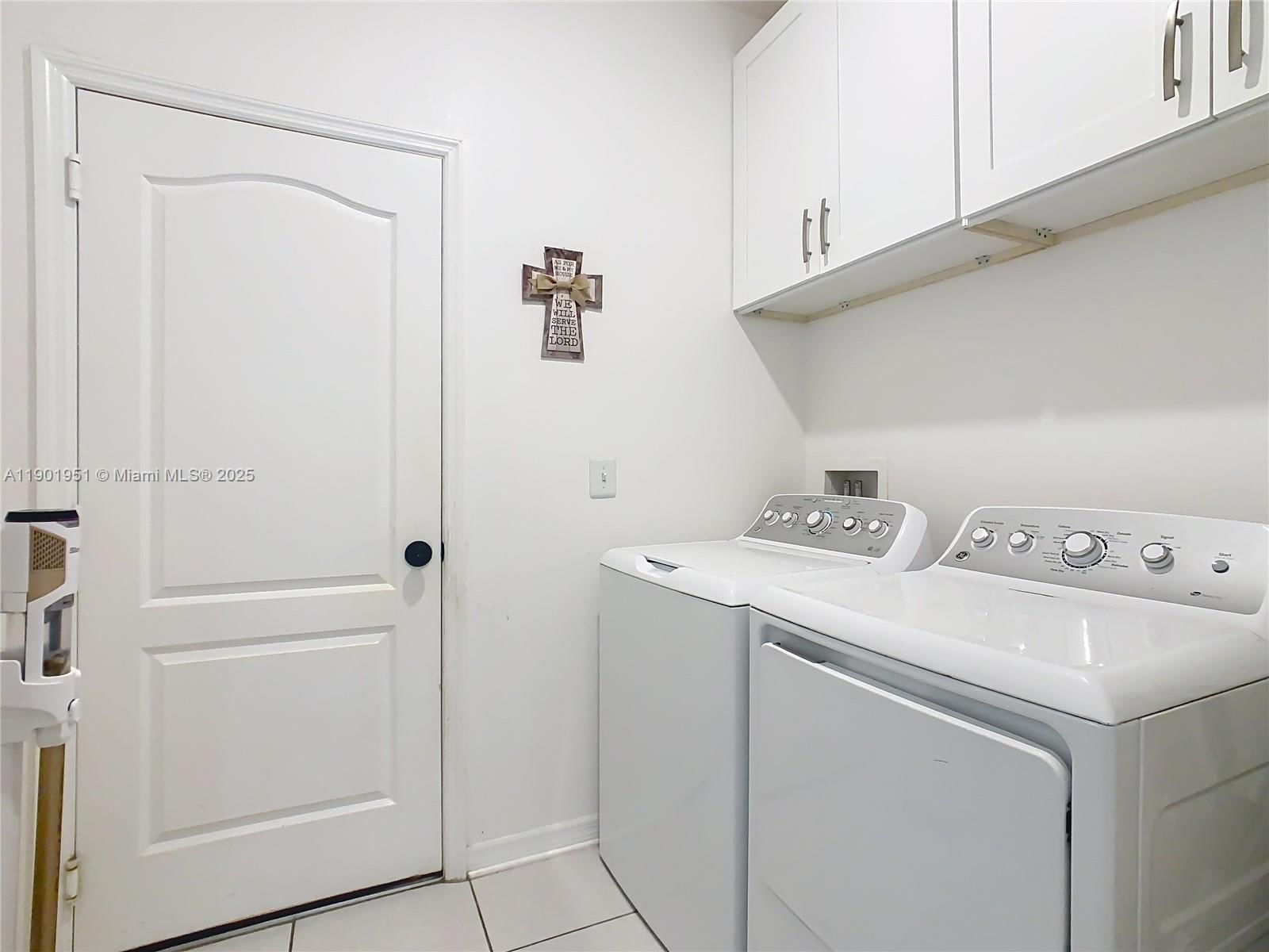 Real estate property located at 1292 HILLTOP PL, Osceola, Reserve At Pine Tree, St Cloud, FL