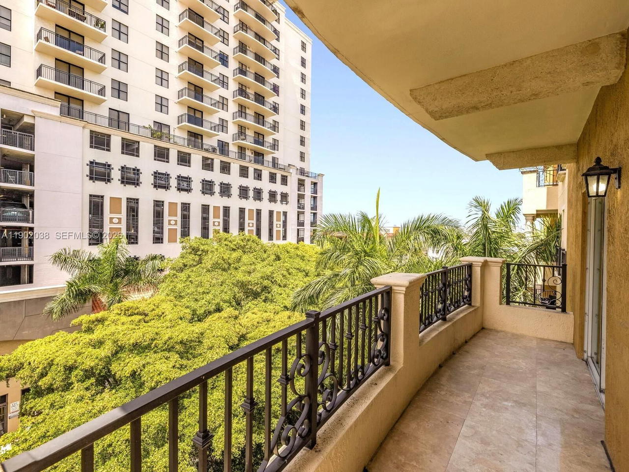 Real estate property located at 20 Calabria Ave #505, Miami-dade, Villa Calabria Condo, Coral Gables, FL