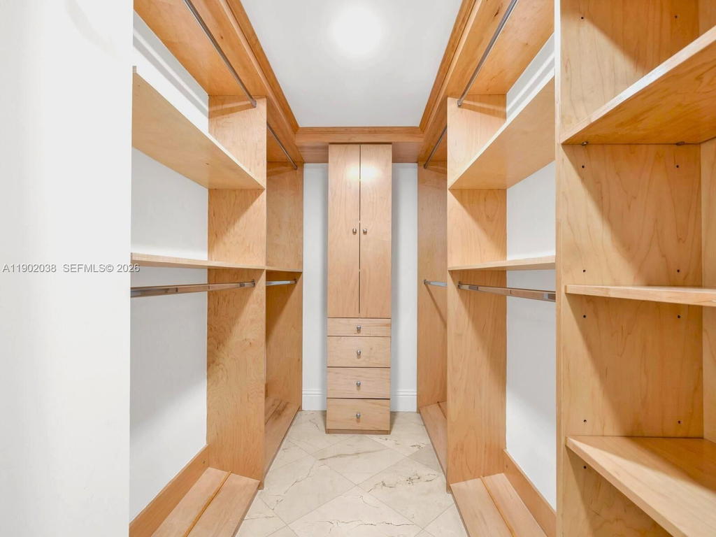 Real estate property located at 20 Calabria Ave #505, Miami-dade, Villa Calabria Condo, Coral Gables, FL