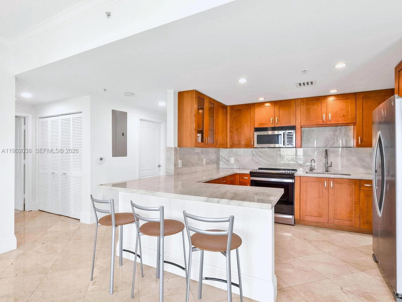 Real estate property located at 20 Calabria Ave #505, Miami-dade, Villa Calabria Condo, Coral Gables, FL