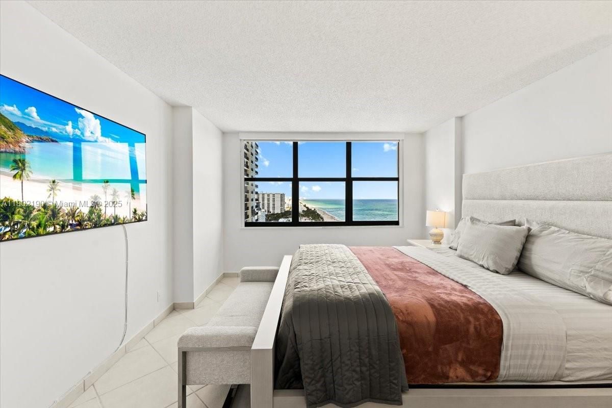 Real estate property located at 2301 Ocean Dr #2004, Broward, Catania Condo, Hollywood, FL