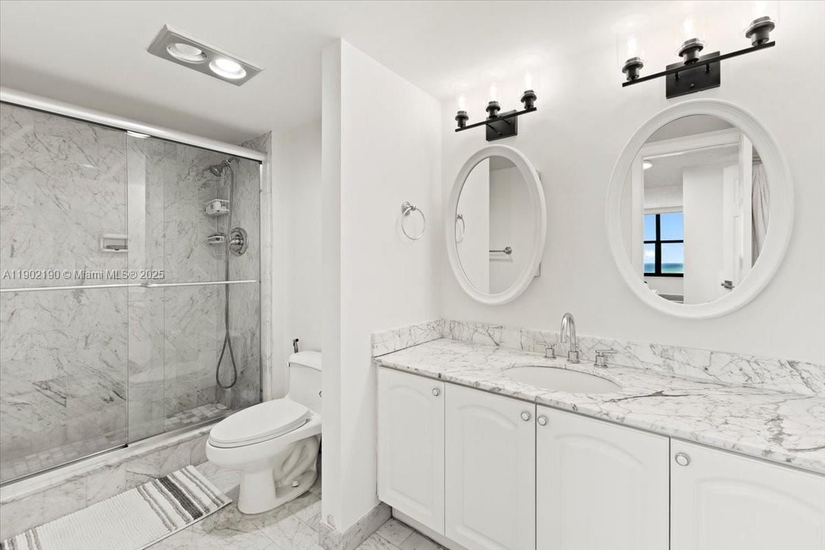Real estate property located at 2301 Ocean Dr #2004, Broward, Catania Condo, Hollywood, FL