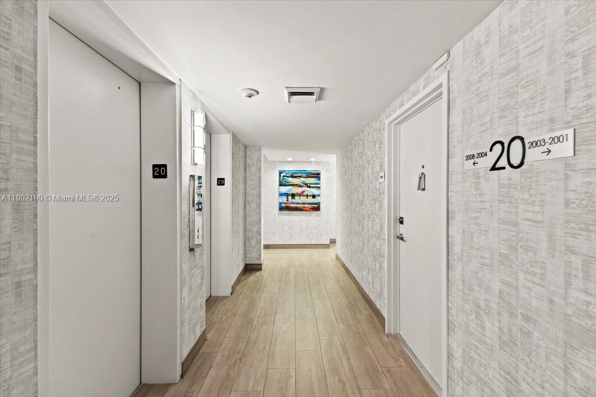 Real estate property located at 2301 Ocean Dr #2004, Broward, Catania Condo, Hollywood, FL