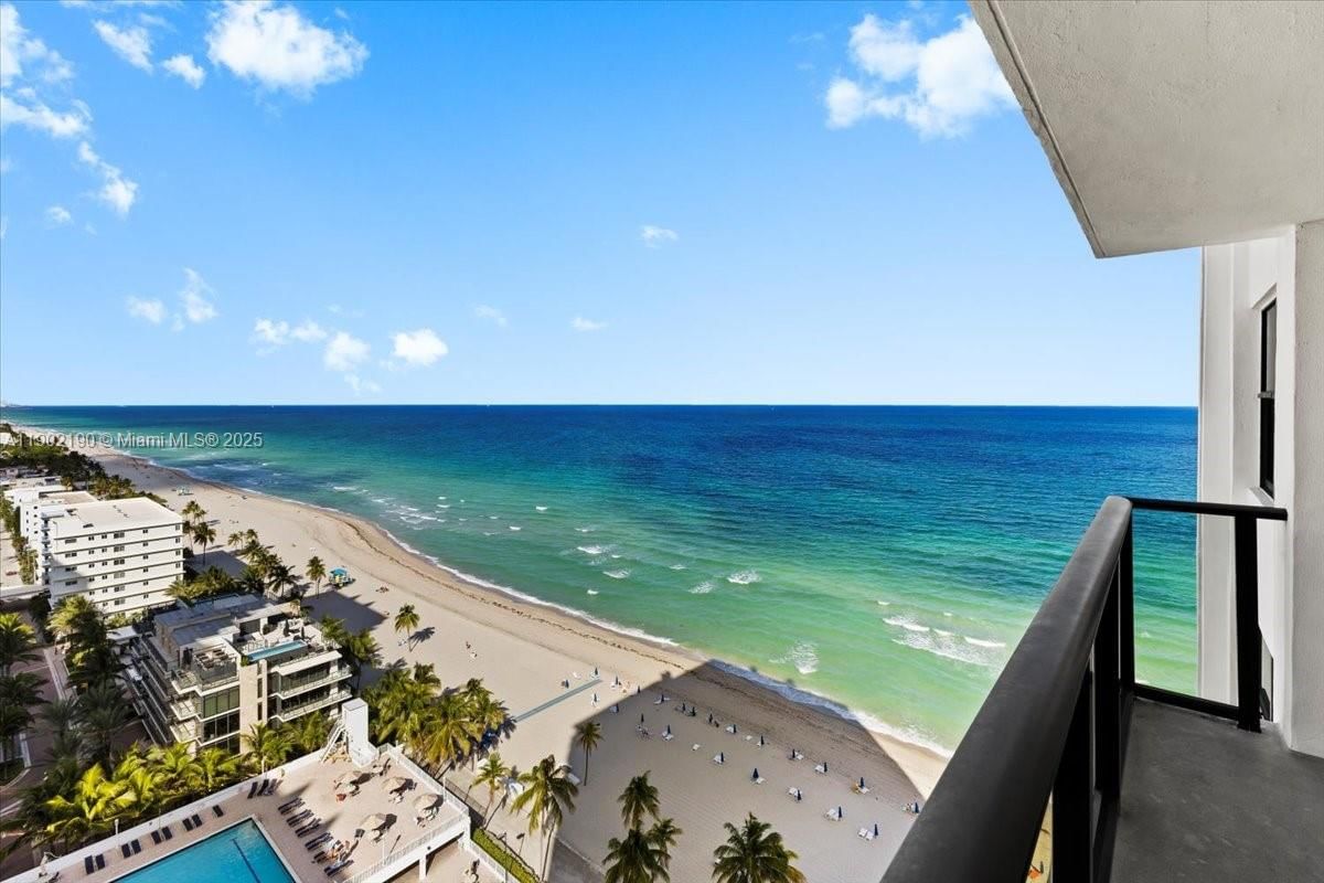 Real estate property located at 2301 Ocean Dr #2004, Broward, Catania Condo, Hollywood, FL