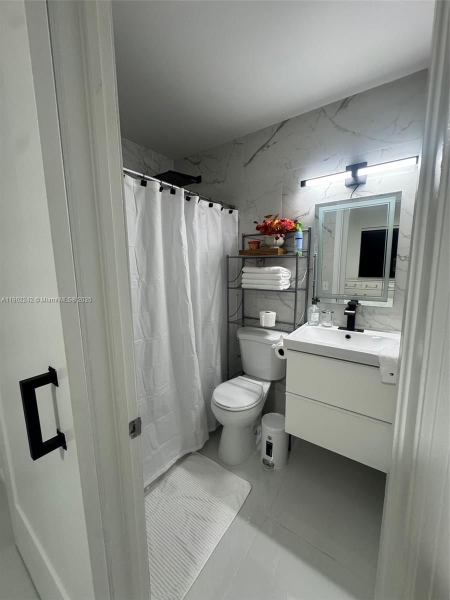 Real estate property located at 7965 8th St #23E, Miami-dade, Dolphin View Condo, Miami, FL
