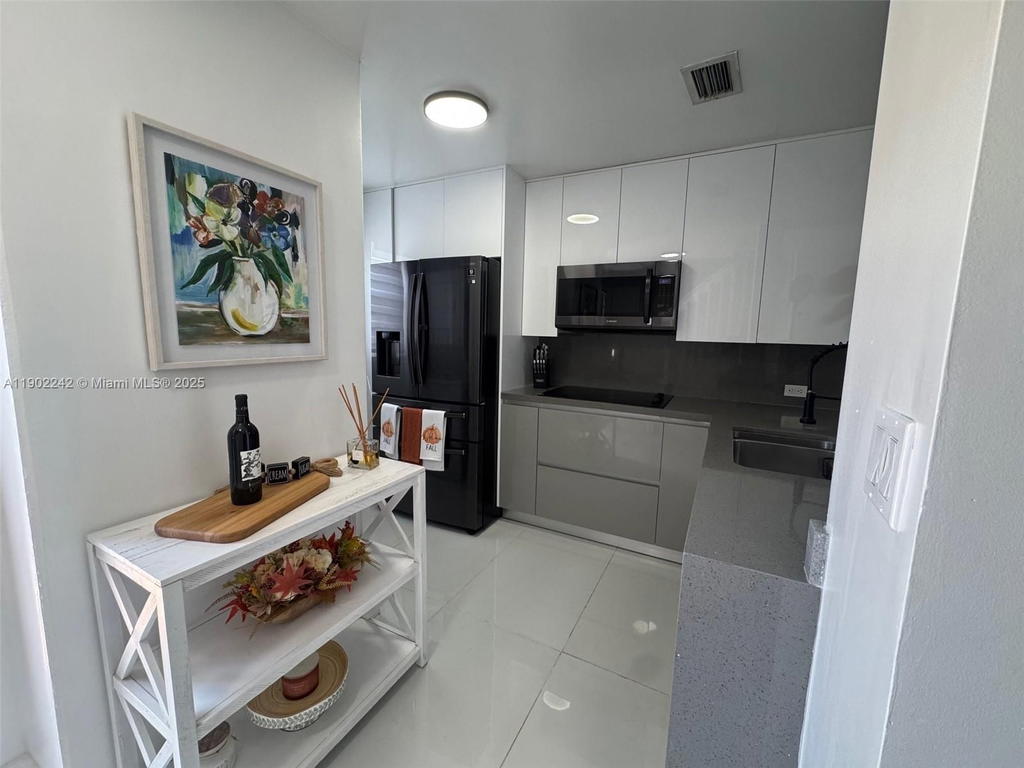 Real estate property located at 7965 8th St #23E, Miami-dade, Dolphin View Condo, Miami, FL