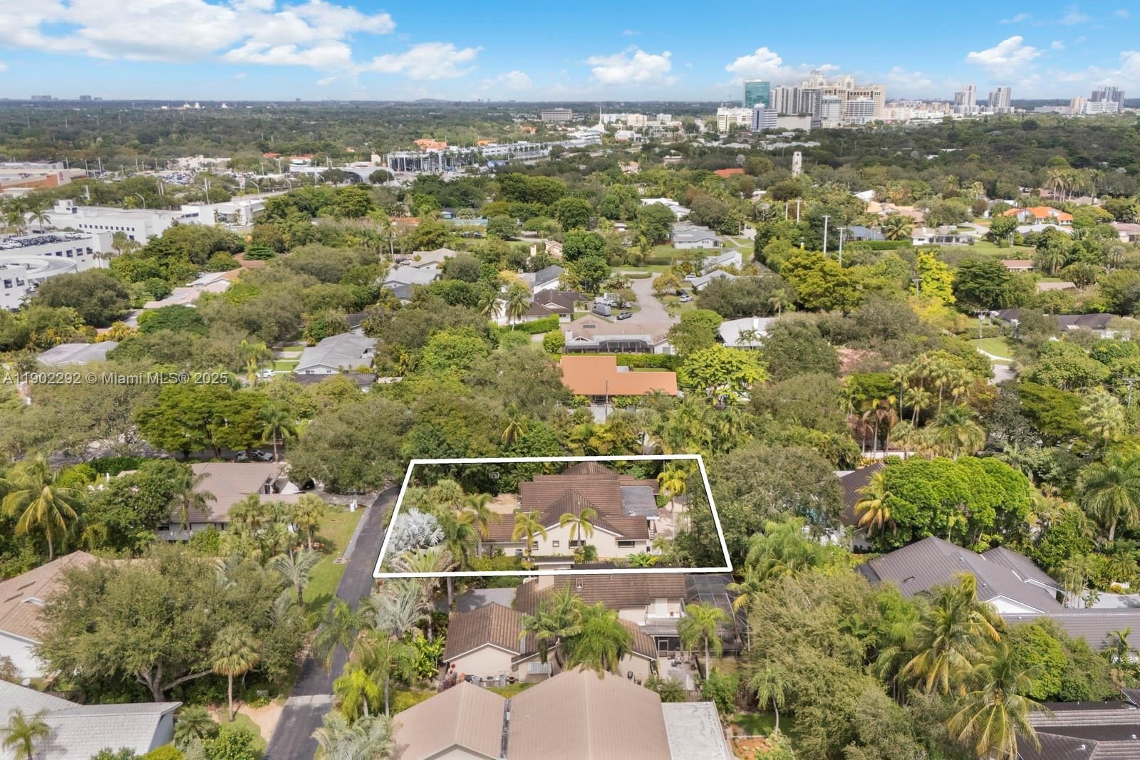 Real estate property located at 11003 77th Ct Cir, Miami-dade, Arabesque, Pinecrest, FL
