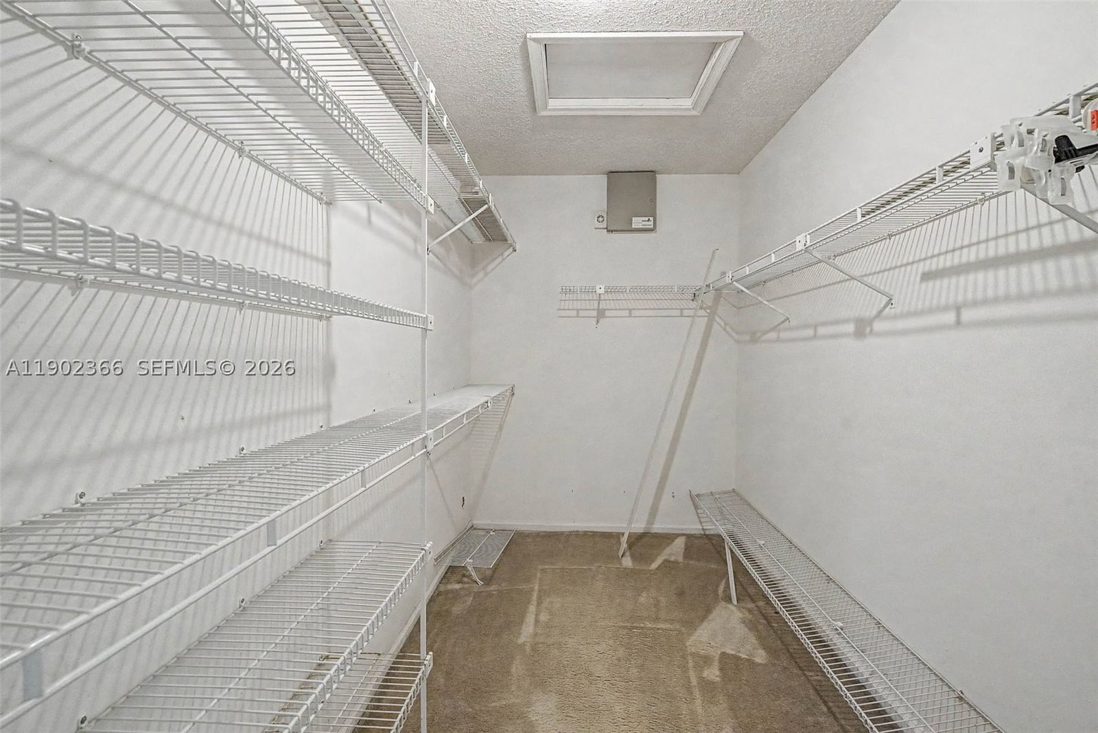 Real estate property located at 5641 Thistledown Ter, Broward, Hawkes Bluff, Davie, FL
