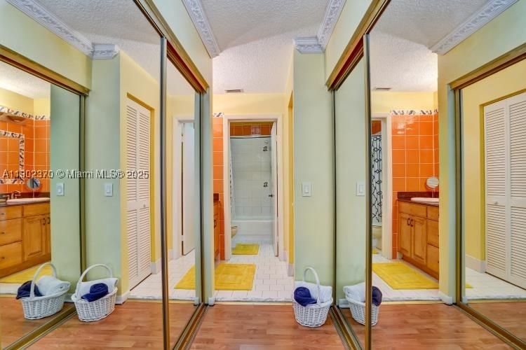 Real estate property located at 10026 52nd Ter, Miami-dade, The Townhomes Of Doral Oa, Doral, FL