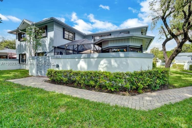 Real estate property located at 10026 52nd Ter, Miami-dade, The Townhomes Of Doral Oa, Doral, FL