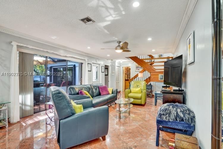 Real estate property located at 10026 52nd Ter, Miami-dade, The Townhomes Of Doral Oa, Doral, FL
