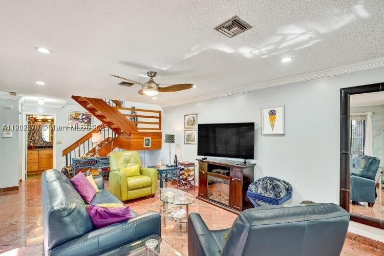 Real estate property located at 10026 52nd Ter, Miami-dade, The Townhomes Of Doral Oa, Doral, FL