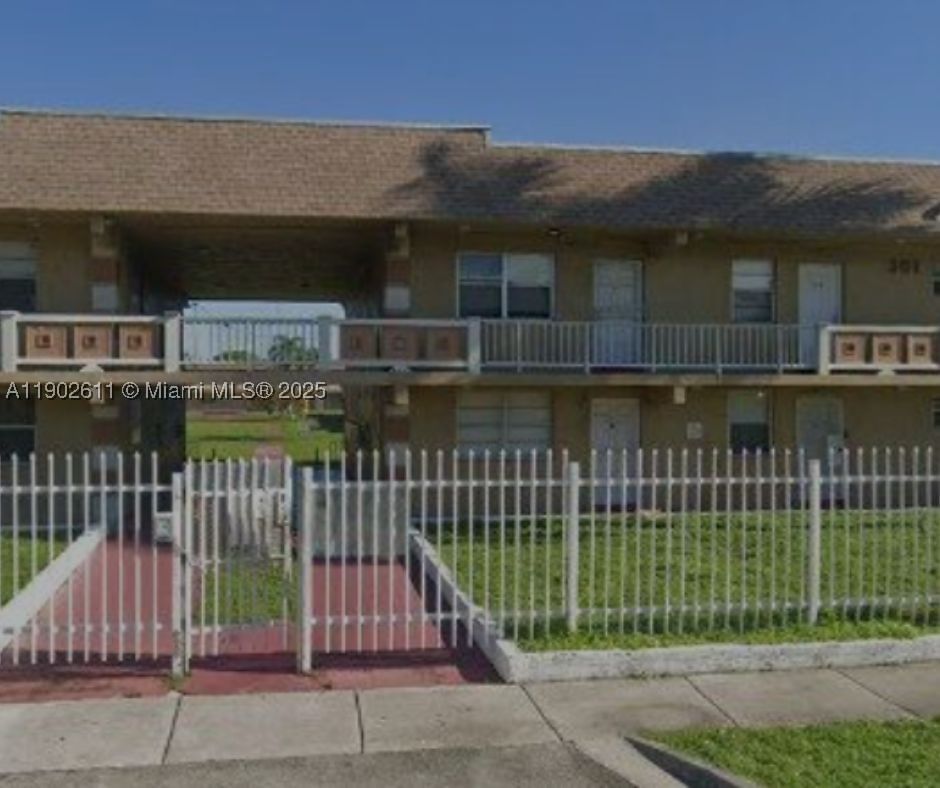 Real estate property located at 301 177th St #136, Miami-dade, New World Condo Apts Ii, Miami Gardens, FL