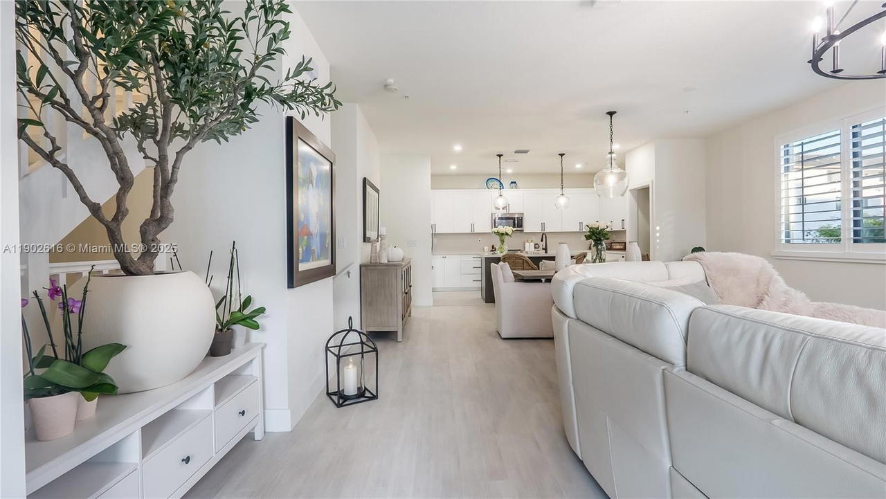 Real estate property located at 4741 85th Ave, Miami-dade, Downtown Doral South Phas, Doral, FL