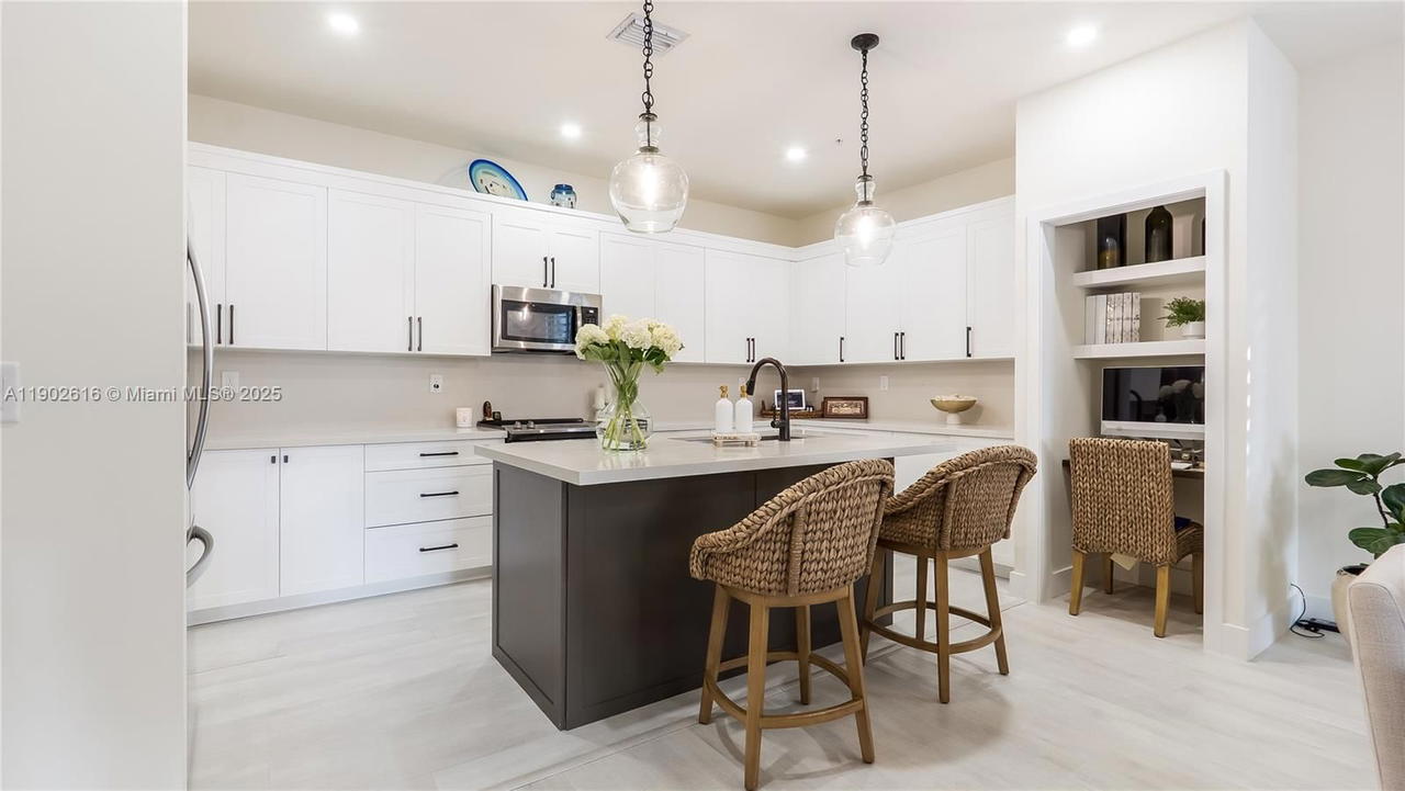 Real estate property located at 4741 85th Ave, Miami-dade, Downtown Doral South Phas, Doral, FL