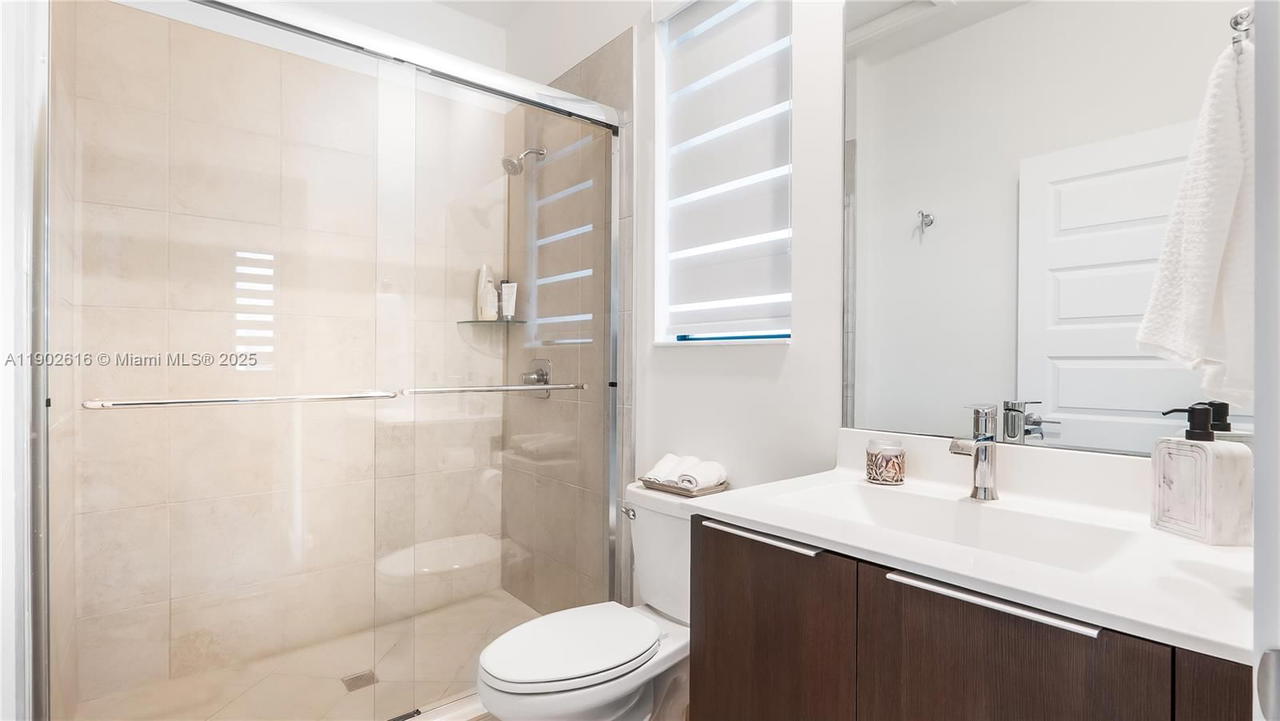 Real estate property located at 4741 85th Ave, Miami-dade, Downtown Doral South Phas, Doral, FL