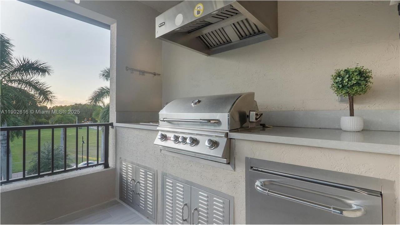Real estate property located at 4741 85th Ave, Miami-dade, Downtown Doral South Phas, Doral, FL