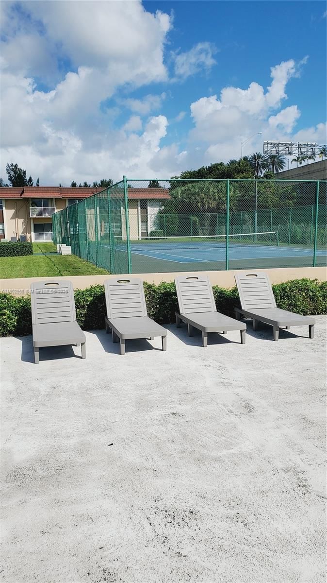 Real estate property located at 5301 77th Ct #201G, Miami-dade, Lakeview Gardens Condo, Miami, FL