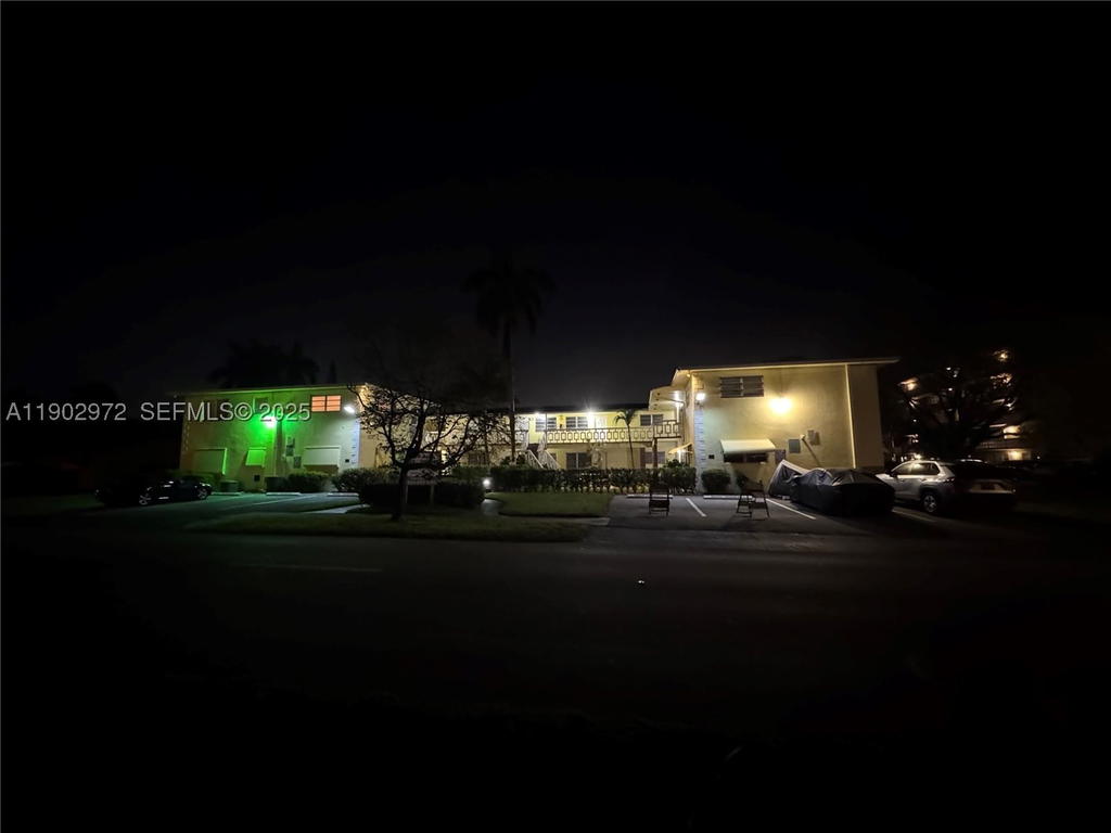 Real estate property located at 1501 Arthur St #1, Broward, Westchester Arms Co-op, Hollywood, FL