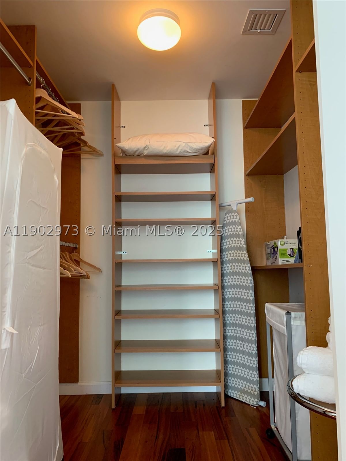 Real estate property located at , Miami-dade, Icon Brickell Condo No 3, Miami, FL