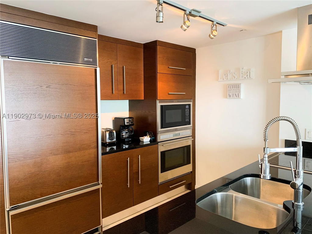 Real estate property located at , Miami-dade, Icon Brickell Condo No 3, Miami, FL