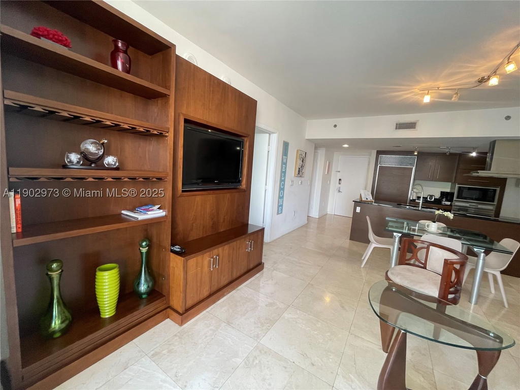 Real estate property located at , Miami-dade, Icon Brickell Condo No 3, Miami, FL