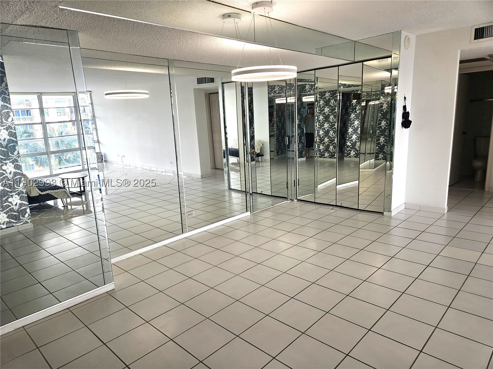 Real estate property located at 230 174th St #409, Miami-dade, Winston Tower 300 Condo, Sunny Isles Beach, FL