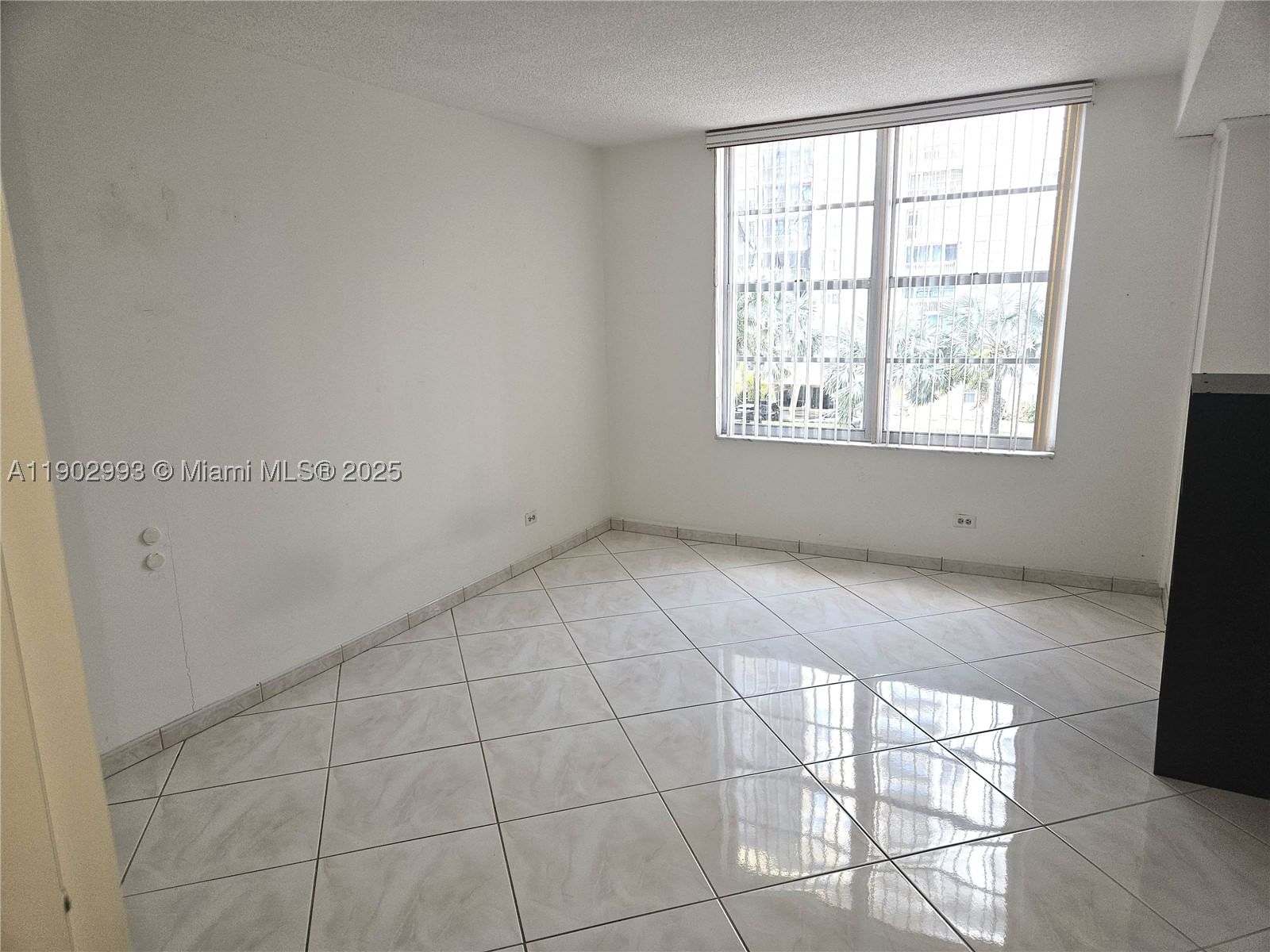 Real estate property located at 230 174th St #409, Miami-dade, Winston Tower 300 Condo, Sunny Isles Beach, FL