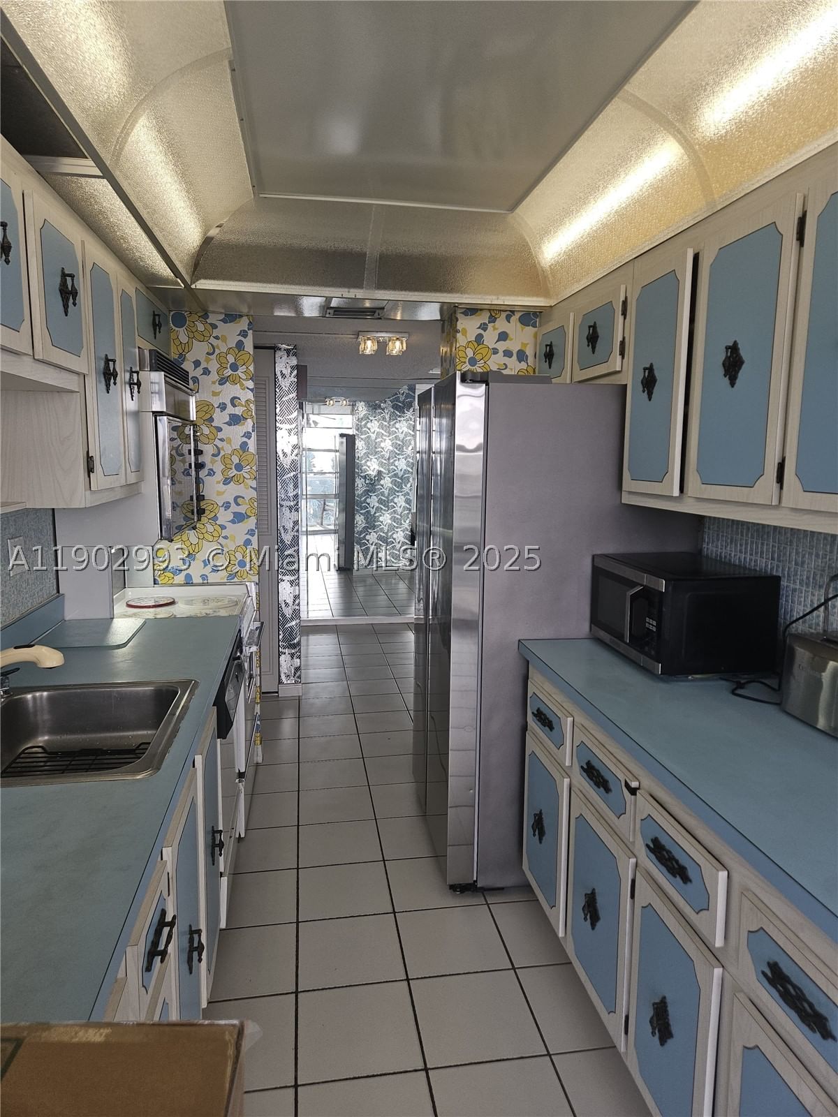 Real estate property located at 230 174th St #409, Miami-dade, Winston Tower 300 Condo, Sunny Isles Beach, FL