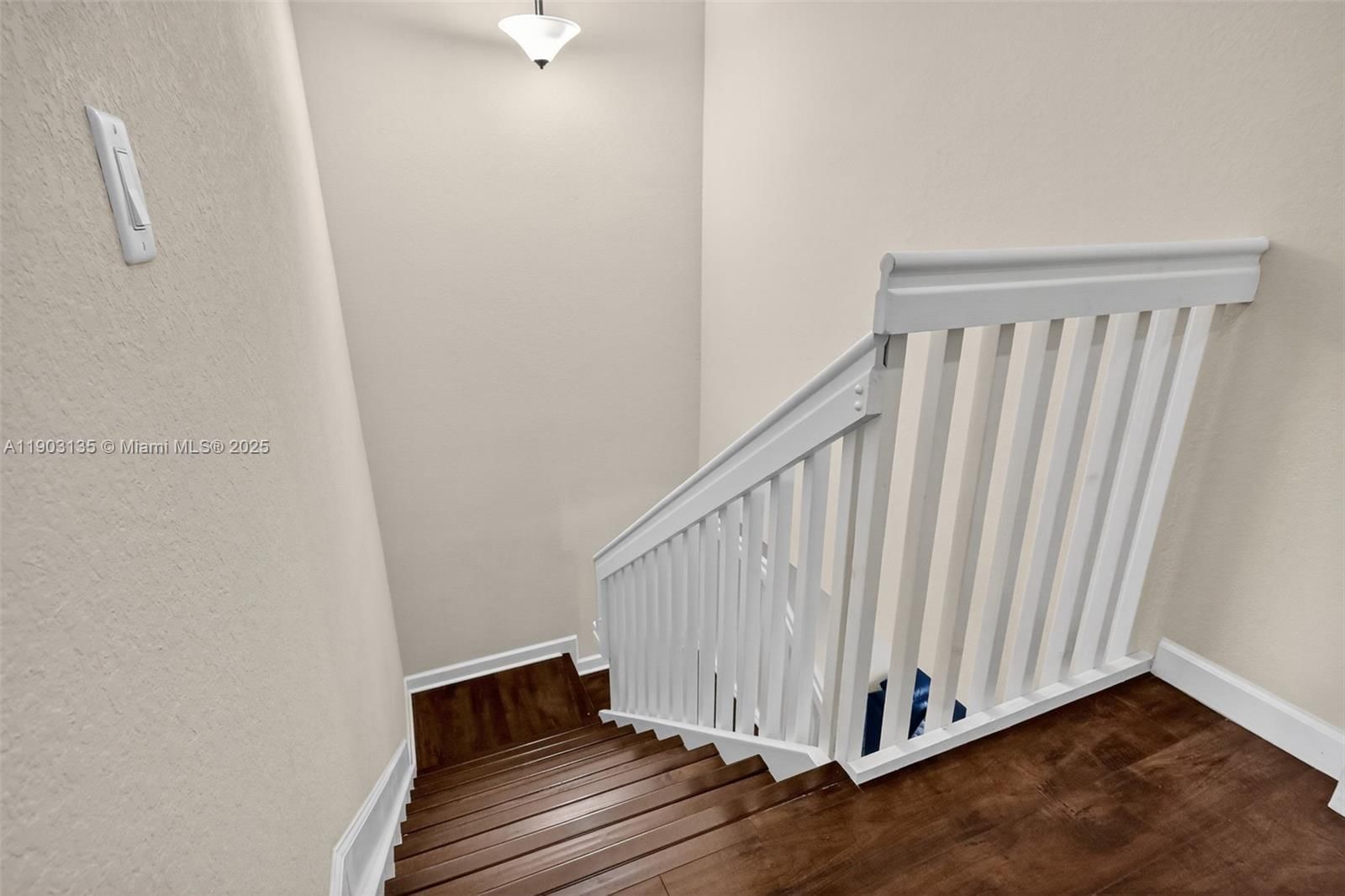 Real estate property located at 11301 88th St, Miami-dade, Villa Bello, Doral, FL