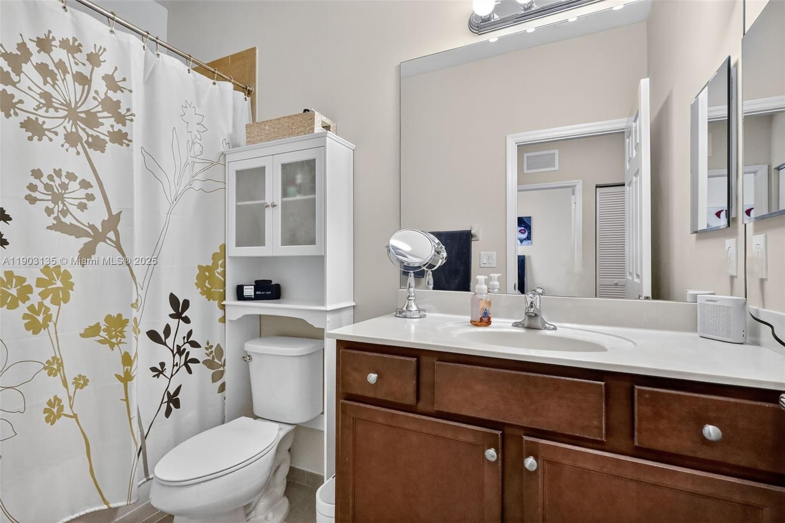 Real estate property located at 11301 88th St, Miami-dade, Villa Bello, Doral, FL