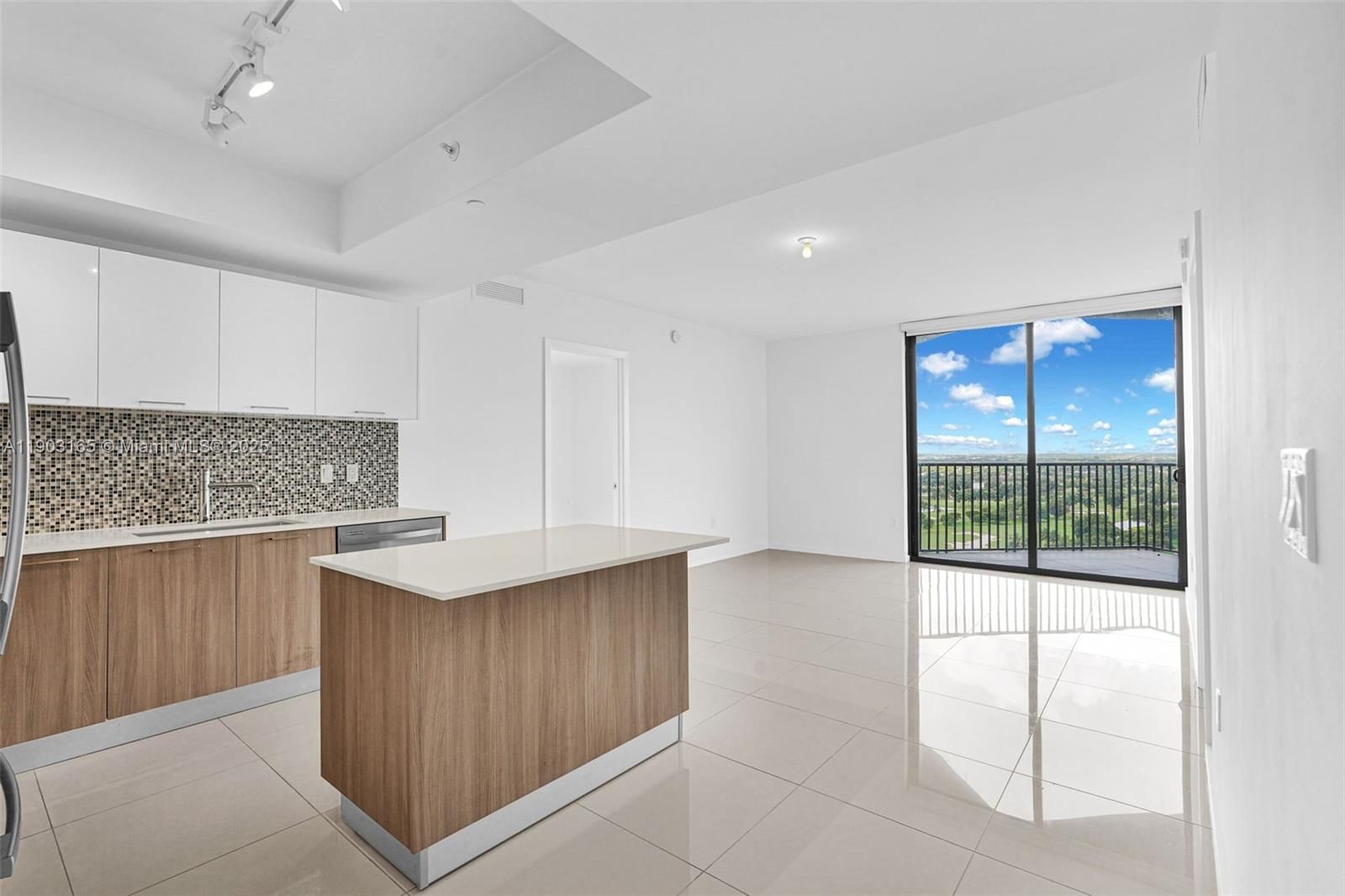 Real estate property located at 5300 85th Ave #1604, Miami-dade, 5300 Paseo Condo, Doral, FL