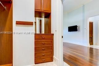 Real estate property located at 60 Edgewater Dr LE, Miami-dade, The Gables Condo, Coral Gables, FL