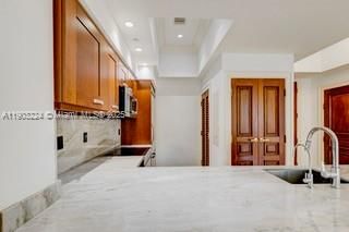Real estate property located at 60 Edgewater Dr LE, Miami-dade, The Gables Condo, Coral Gables, FL