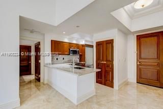 Real estate property located at 60 Edgewater Dr LE, Miami-dade, The Gables Condo, Coral Gables, FL