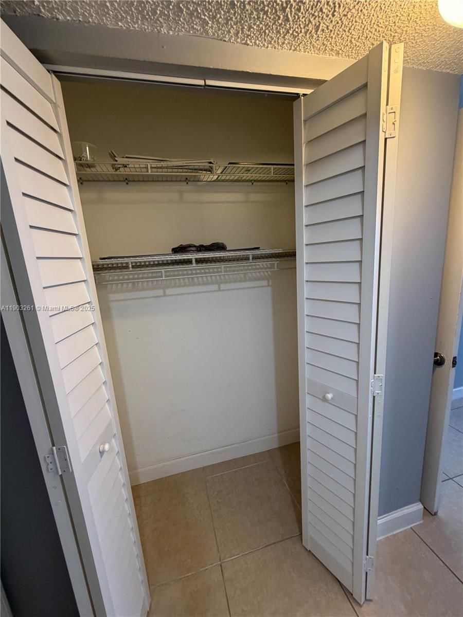 Real estate property located at 1055 77th St #411, Miami-dade, Flamenco Condo, Hialeah, FL