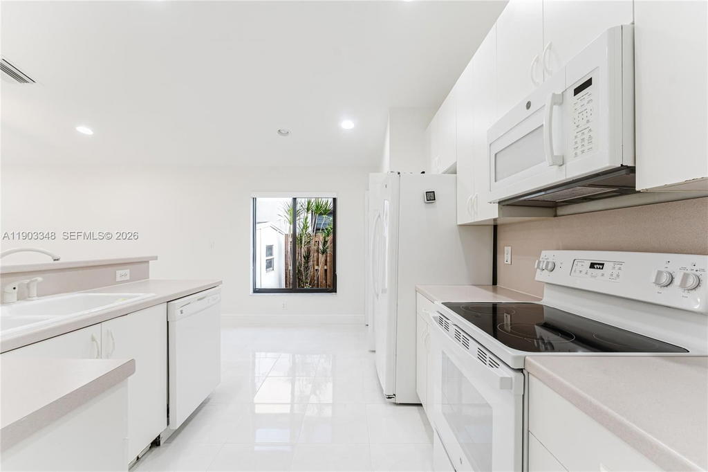 Real estate property located at 1235 144th Ave, Broward, Pembroke Falls Phase 6, Pembroke Pines, FL