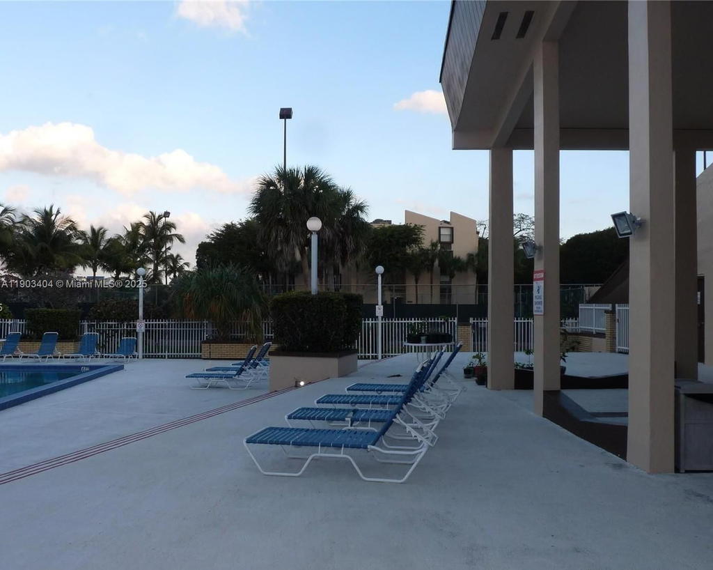Real estate property located at 14401 Kendall Dr #303N, Miami-dade, Promenade At Kendale Lake, Miami, FL