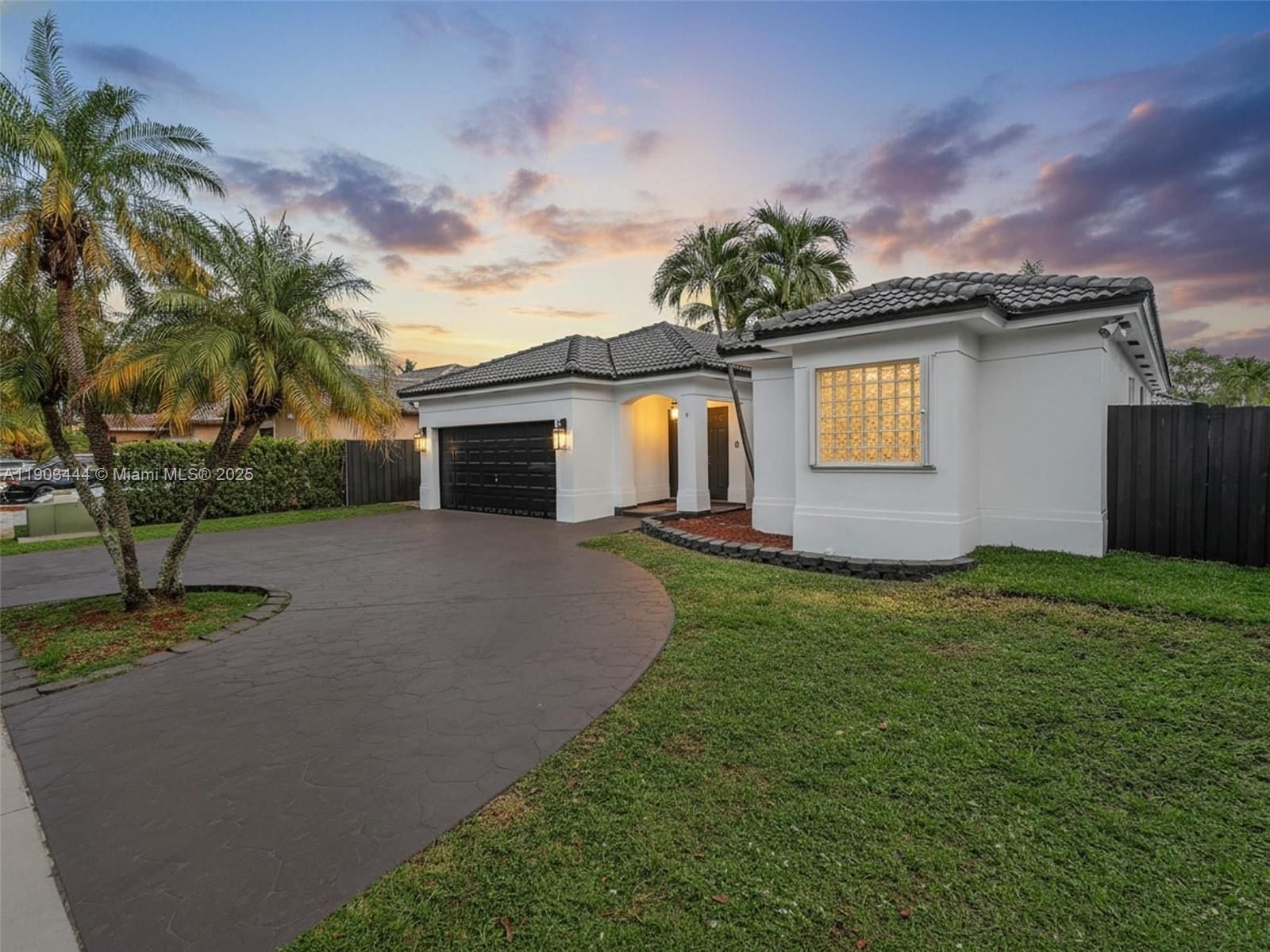 Real estate property located at 16691 89th Pl, Miami-dade, Genesis Oak Gardens, Miami Lakes, FL