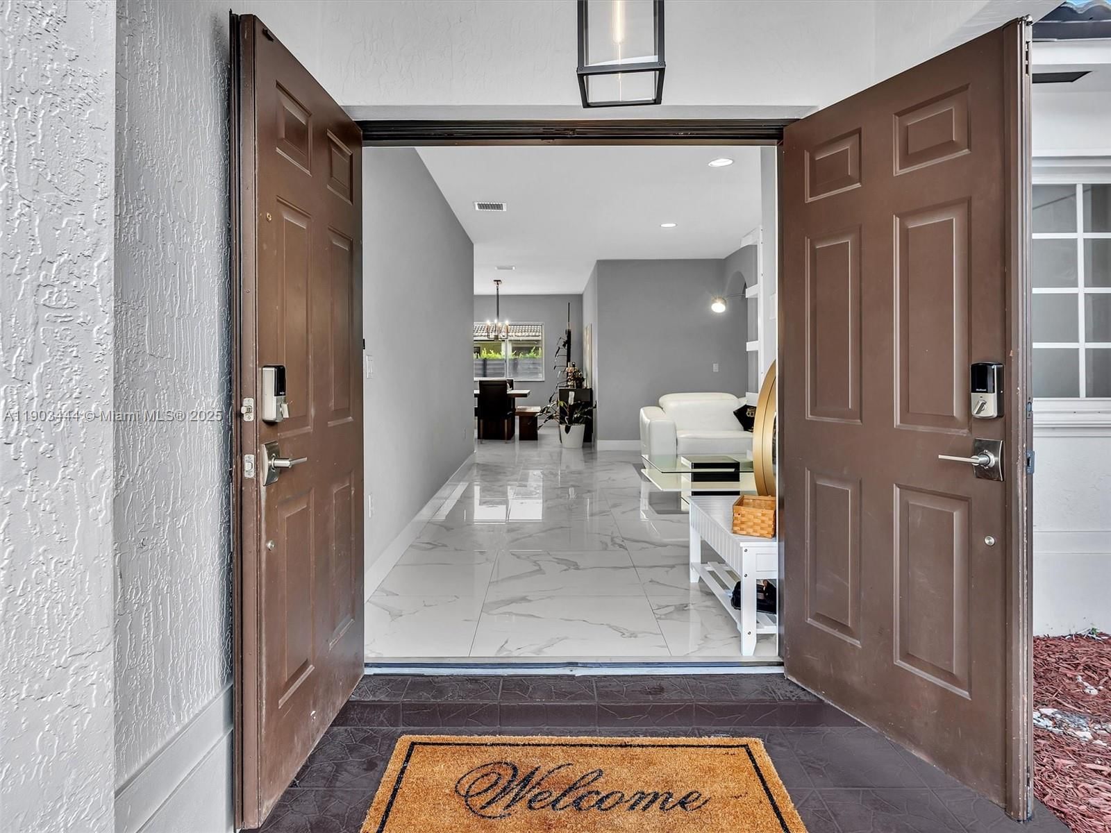 Real estate property located at 16691 89th Pl, Miami-dade, Genesis Oak Gardens, Miami Lakes, FL