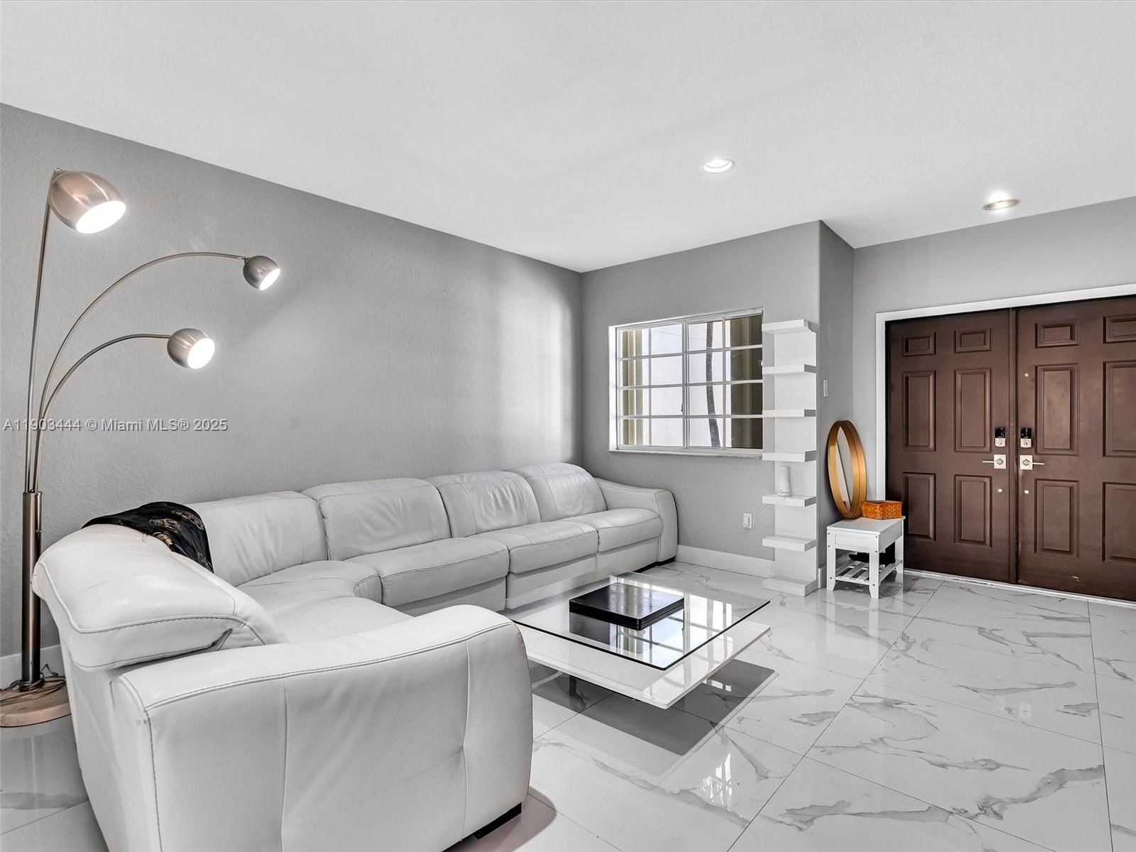 Real estate property located at 16691 89th Pl, Miami-dade, Genesis Oak Gardens, Miami Lakes, FL