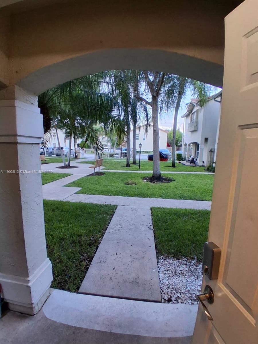 Real estate property located at 10830 8th St, Broward, Pembroke Pointe, Pembroke Pines, FL