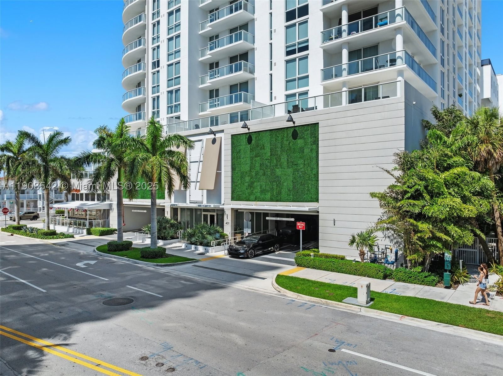 Real estate property located at 401 Birch Rd #505, Broward, Tiffany House Condo, Fort Lauderdale, FL
