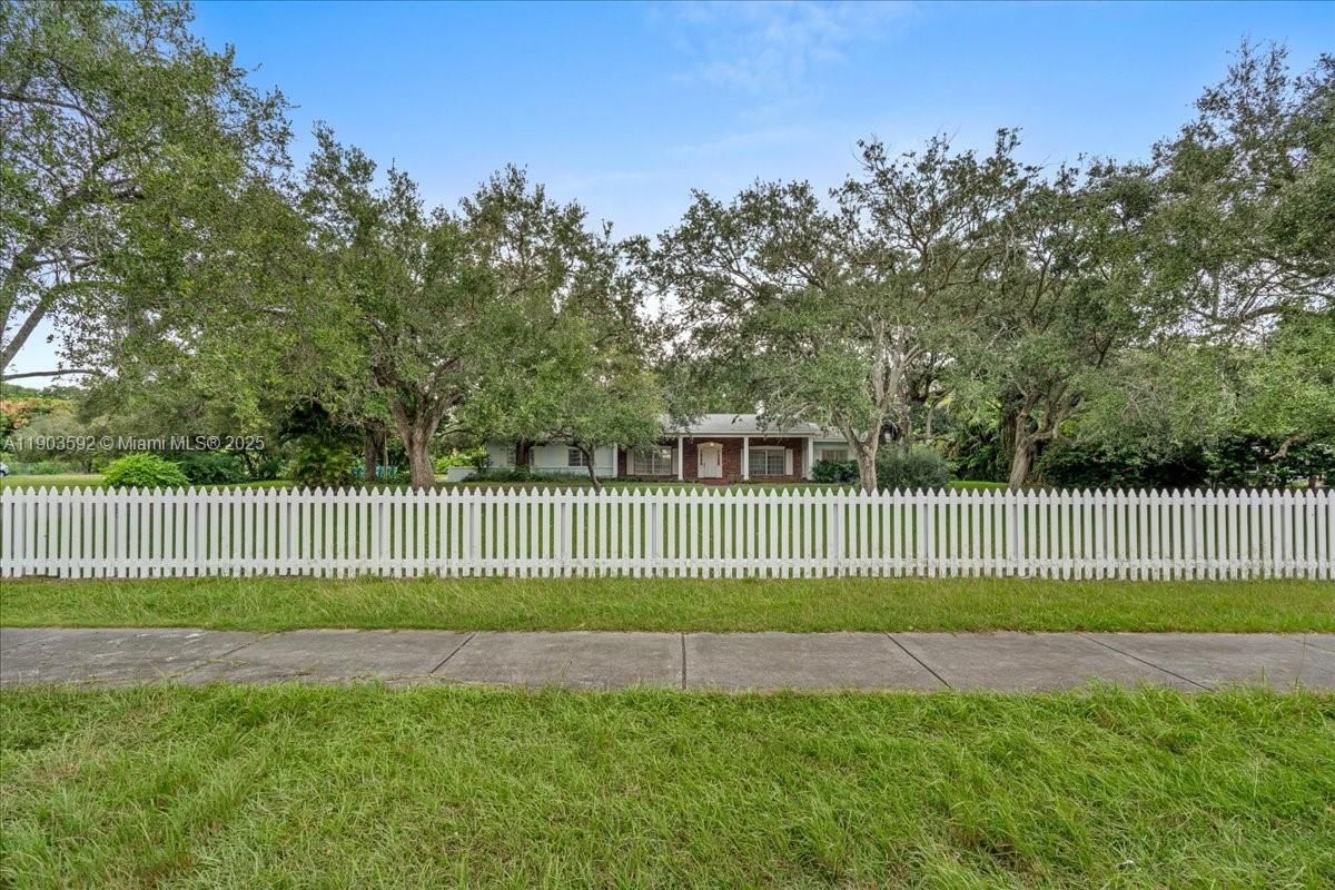 Real estate property located at 16955 288th St, Miami-dade, Biscayne Estates, Homestead, FL