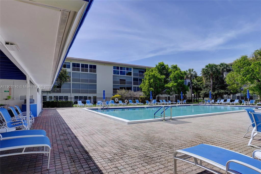 Real estate property located at 2301 Lucaya Ln N2, Broward, Wynmor Lucaya Ge 1-b Condo, Coconut Creek, FL