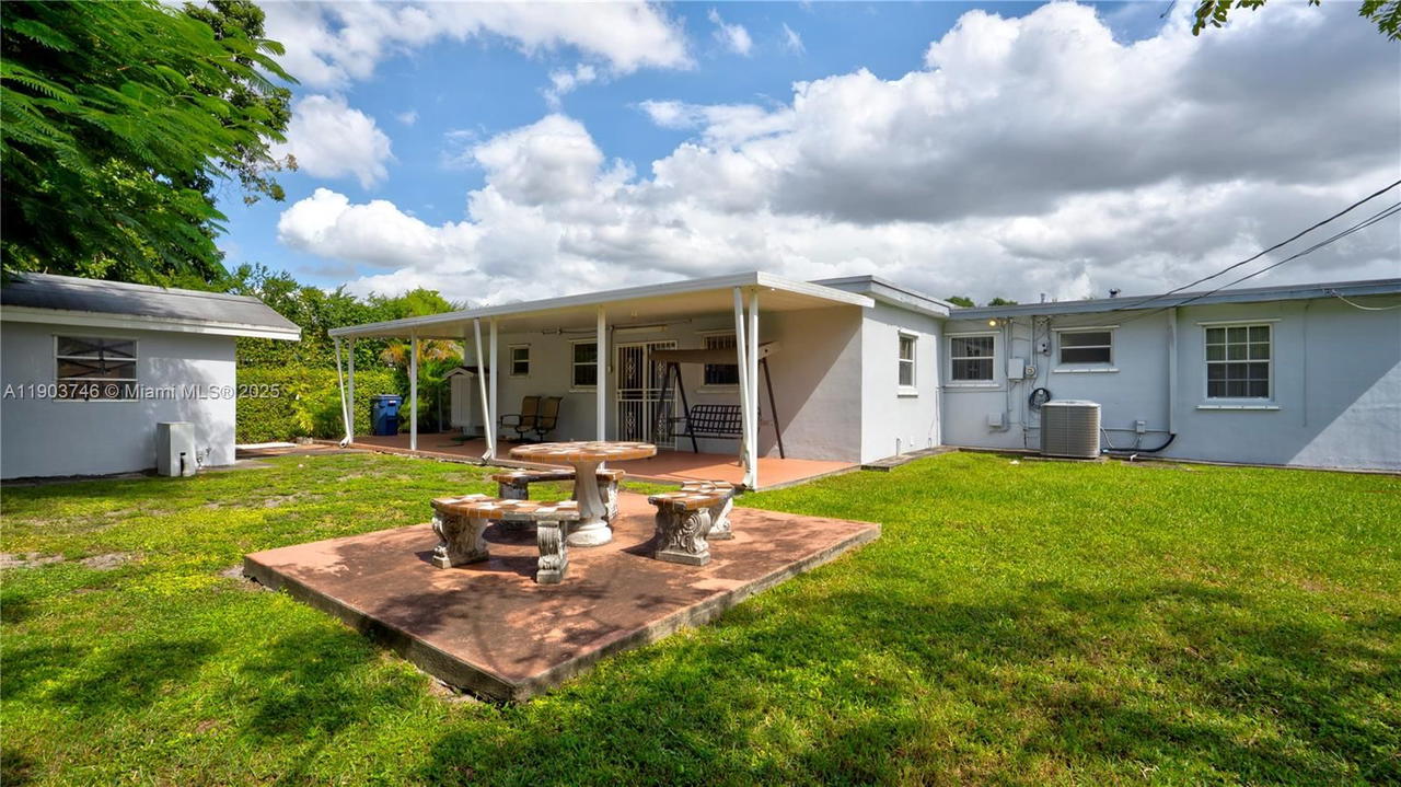 Real estate property located at 3240 104th Ave, Miami-dade, Lee Manor 2nd Addn, Miami, FL