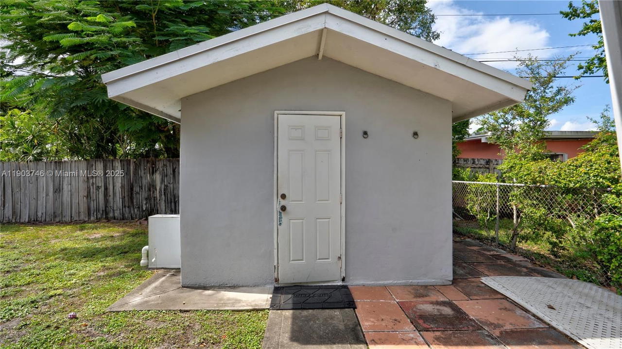 Real estate property located at 3240 104th Ave, Miami-dade, Lee Manor 2nd Addn, Miami, FL