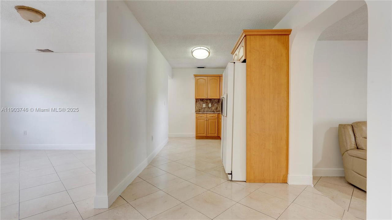 Real estate property located at 3240 104th Ave, Miami-dade, Lee Manor 2nd Addn, Miami, FL
